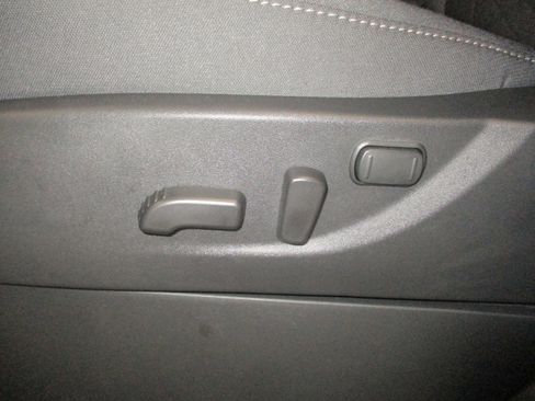 New 2025 Nissan Frontier SV image 16