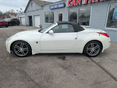 Used 2007 Nissan 350Z Touring RWD image 2