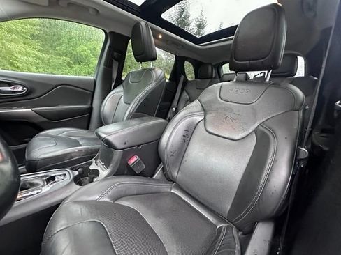 Used 2021 Jeep Cherokee Limited AWD/4WD image 12