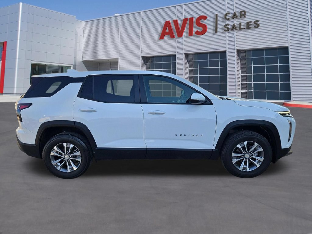Used 2026 Chevrolet Equinox LT FWD image 5