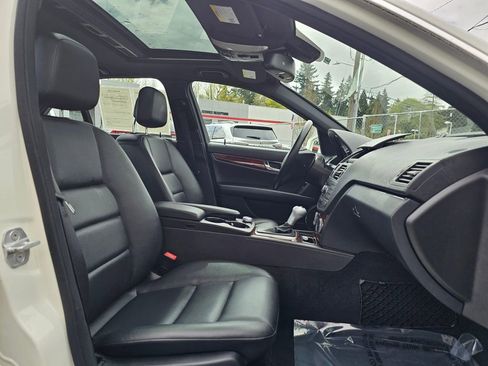 Used 2011 Mercedes-Benz C 300 4MATIC Sedan image 10