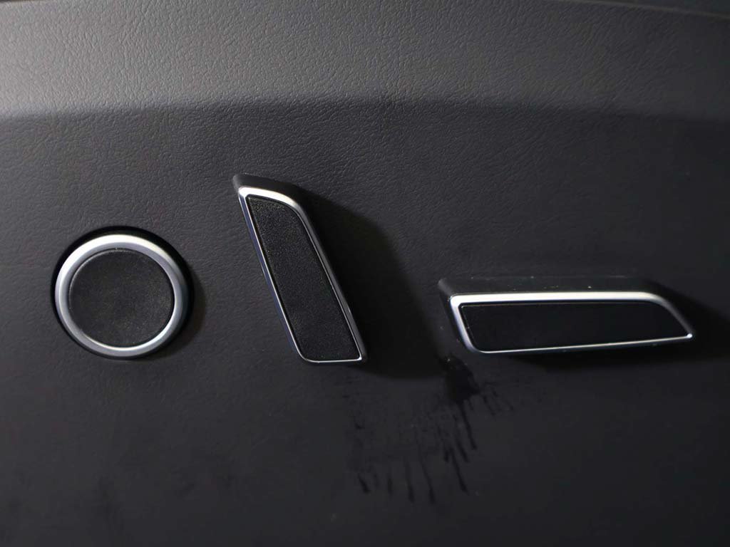 Used 2023 Tesla Model X AWD/4WD image 36