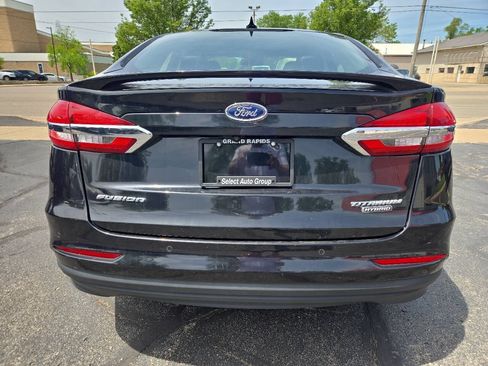 Used 2020 Ford Fusion Titanium FWD image 7