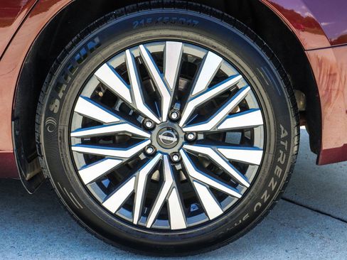 Used 2024 Nissan Altima 2.5 SV FWD image 21