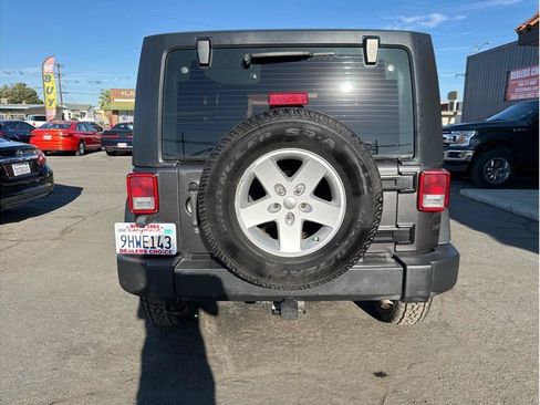 Used 2018 Jeep Wrangler Sport AWD/4WD image 10