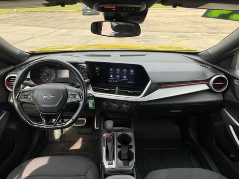 Used 2024 Chevrolet Trax RS w/ Driver Confidence Package FWD image 19