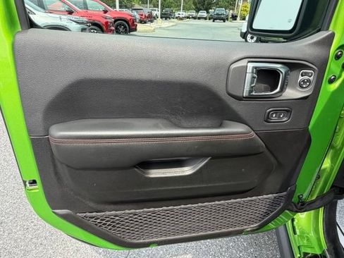 Used 2025 Jeep Wrangler Unlimited Rubicon AWD/4WD image 28