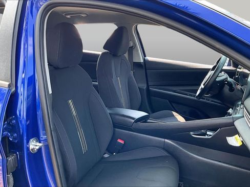 Used 2023 Hyundai Elantra SEL w/ Convenience Package FWD image 9