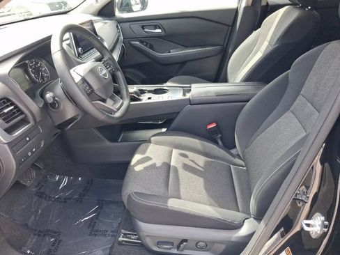 Used 2025 Nissan Rogue SV FWD image 12