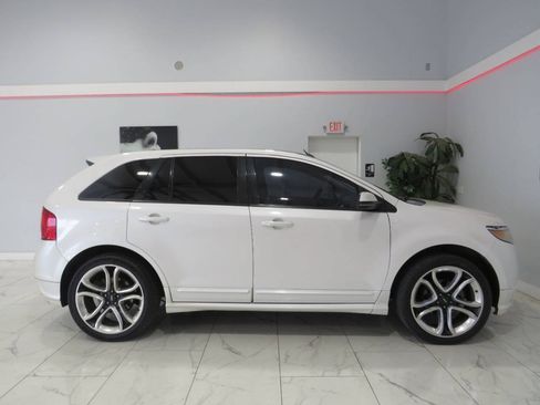 Used 2012 Ford Edge Sport w/ Driver Entry Pkg FWD image 2