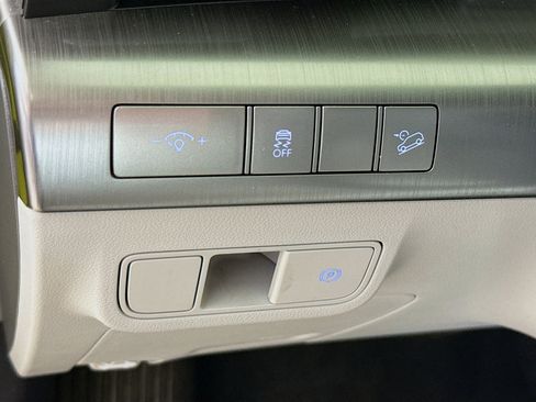 Used 2025 Hyundai Kona SEL AWD/4WD image 9