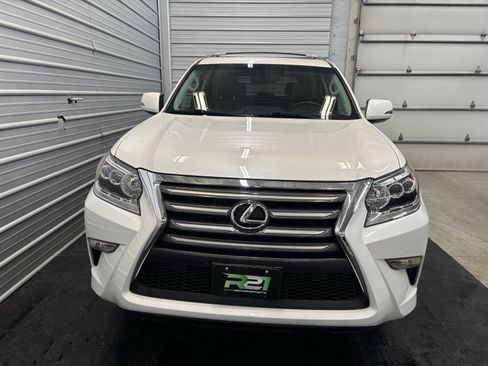 Used 2018 Lexus GX 460 image 2
