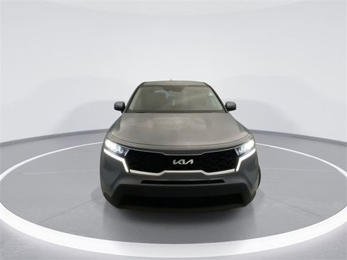 Used 2023 Kia Sorento LX image 7