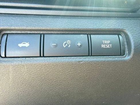 Used 2024 Nissan Altima 2.5 S FWD image 14