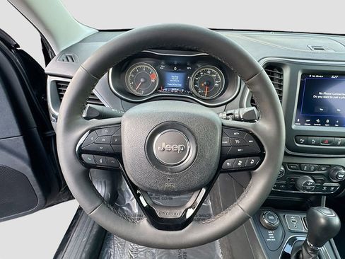 Used 2023 Jeep Cherokee Altitude Lux AWD/4WD image 11