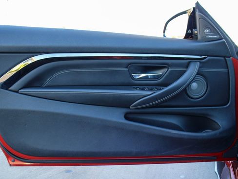 Used 2018 BMW M4 Convertible image 45