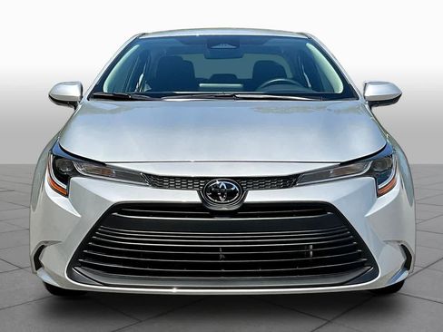 Used 2026 Toyota Corolla LE FWD image 4