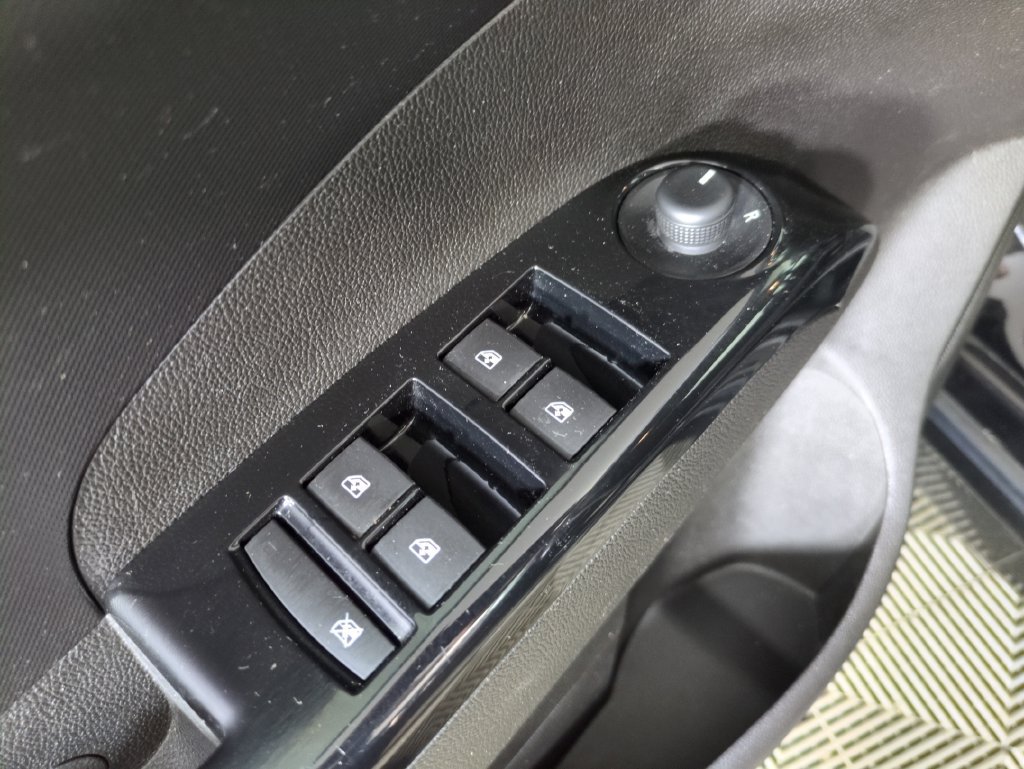 Used 2019 Chevrolet Sonic LT w/ Convenience Package FWD image 16