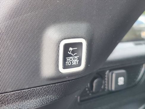 Certified 2025 Jeep Grand Cherokee Limited w/ Black Appearance Package image 10