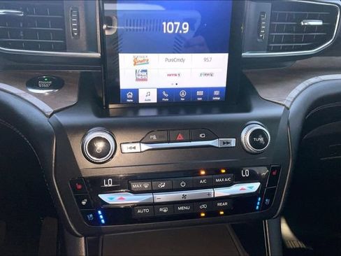 Used 2020 Ford Explorer Platinum w/ Premium Technology Package AWD/4WD image 24