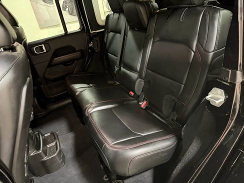 Used 2024 Jeep Wrangler Unlimited Rubicon image 35