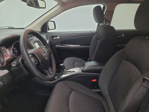 Used 2019 Dodge Journey SE FWD image 17