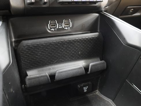 Used 2022 RAM 2500 Big Horn w/ Level C Equiment Group AWD/4WD image 45