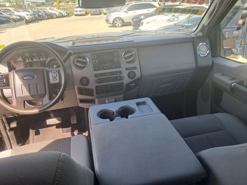 Used 2012 Ford F250 XLT w/ XLT Premium Pkg AWD/4WD image 5