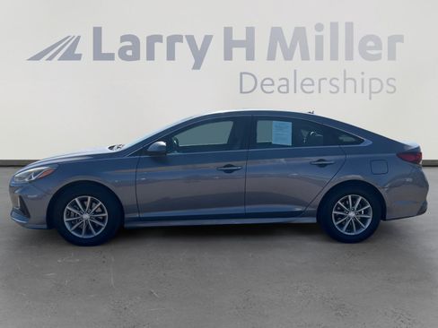 Used 2019 Hyundai Sonata SE FWD image 2