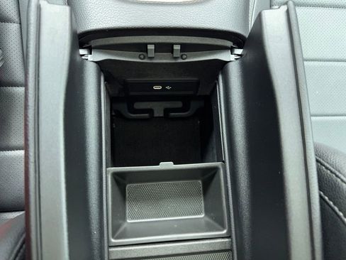 Used 2025 Mercedes-Benz GLE 350 4MATIC image 33