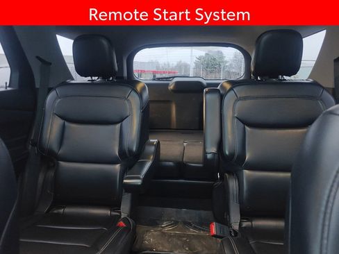 Used 2021 Ford Explorer XLT w/ Equipment Group 202A image 10