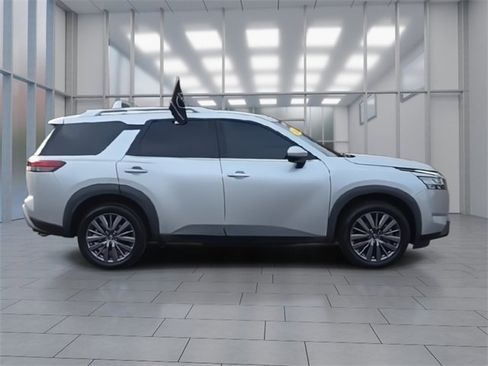 Certified 2023 Nissan Pathfinder SL w/ SL Premium Package image 9