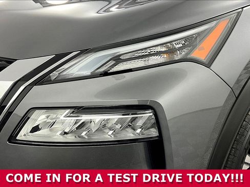 Used 2023 Nissan Rogue SV image 29