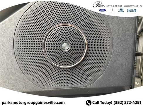 Certified 2024 Ford Expedition Limited image 12