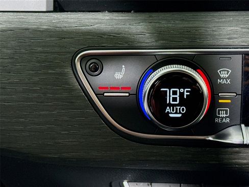 Used 2022 Audi A4 2.0T Premium Plus image 12