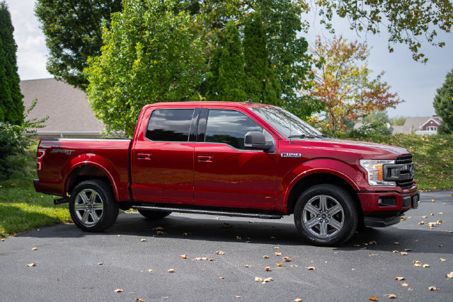 Used 2019 Ford F150 XLT w/ Equipment Group 302A Luxury AWD/4WD image 4