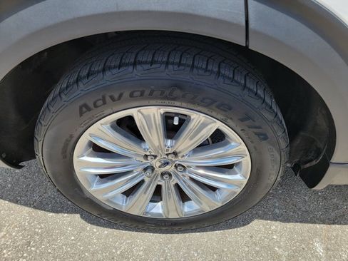 Used 2020 Ford Explorer Limited RWD image 11