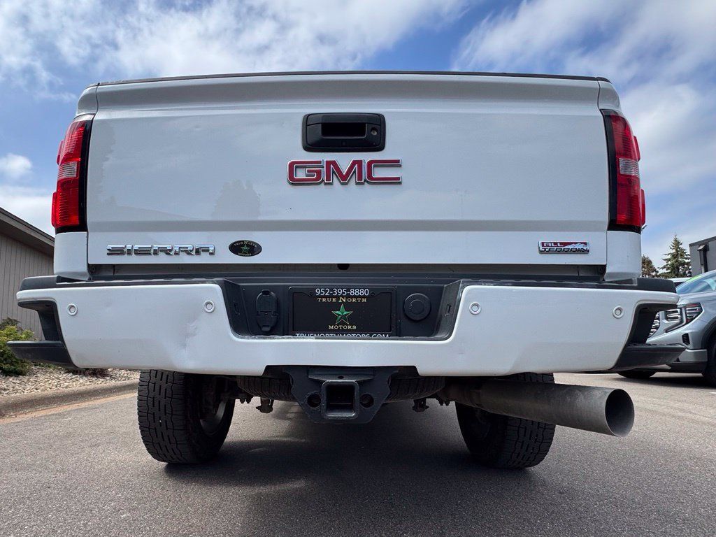 Used 2019 GMC Sierra 2500 SLT w/ All Terrain HD Package AWD/4WD image 15
