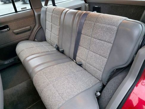 Used 1991 Jeep Cherokee Laredo image 30