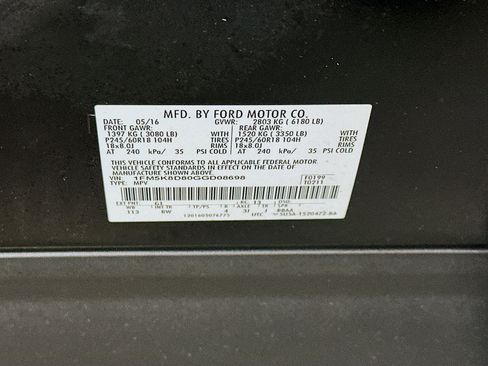 Used 2016 Ford Explorer XLT w/ Equipment Group 202A AWD/4WD image 12