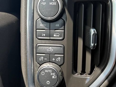 Used 2022 Chevrolet Silverado 1500 LT AWD/4WD image 20