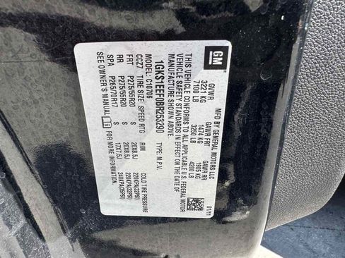 Used 2011 GMC Yukon Denali RWD image 18