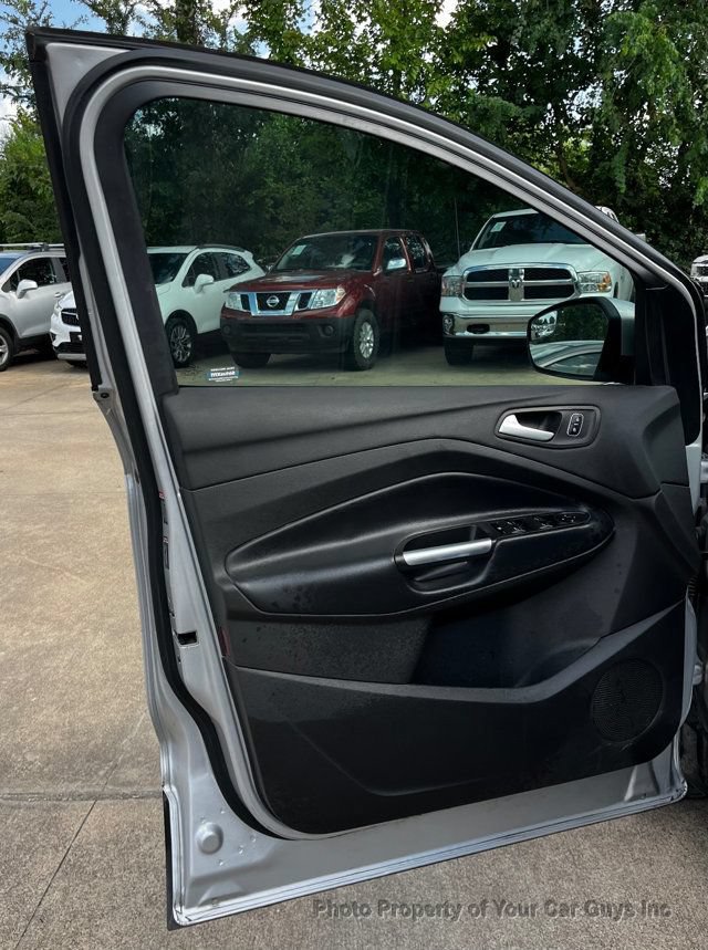 Used 2019 Ford Escape SE FWD image 25