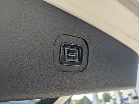 Used 2015 Chevrolet Equinox LTZ FWD image 23
