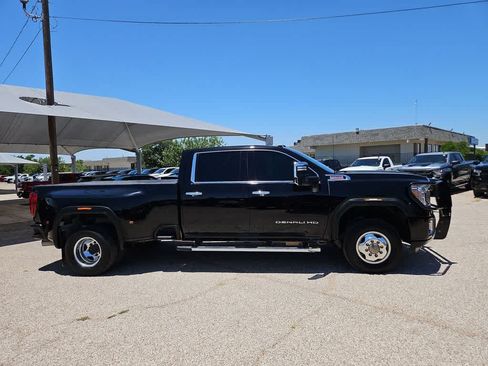 Used 2022 GMC Sierra 3500 Denali AWD/4WD image 9