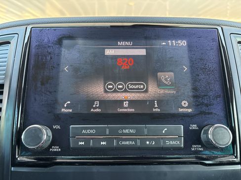 Used 2023 Nissan Titan SV w/ SV Convenience Package image 15