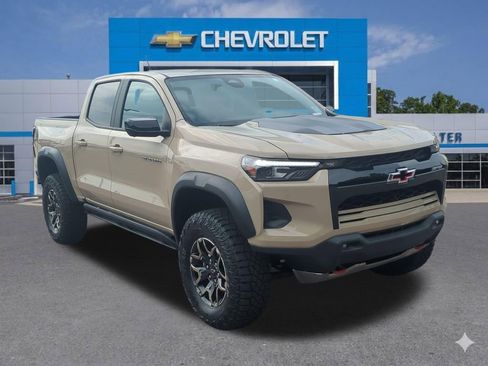 Used 2024 Chevrolet Colorado ZR2 w/ Technology Package AWD/4WD image 8