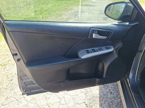 Used 2014 Toyota Camry SE image 7