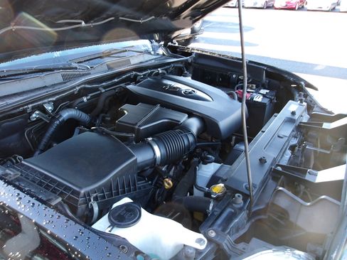 Used 2016 Toyota Tacoma Limited w/ Towing Package image 22