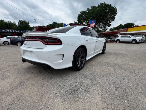 Used 2018 Dodge Charger SXT Plus image 4